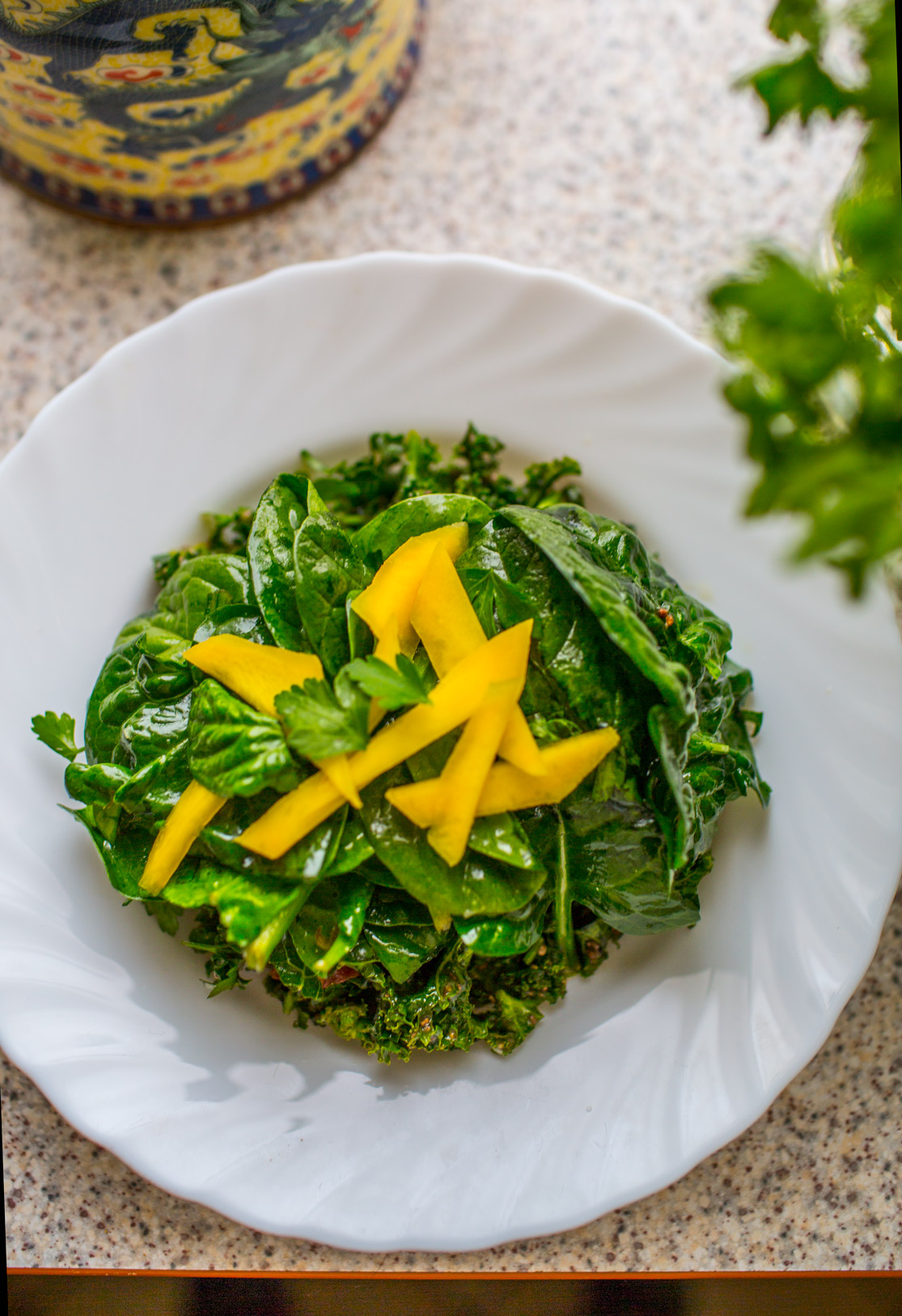 Pitta recipe: Baby spinach salad with mango